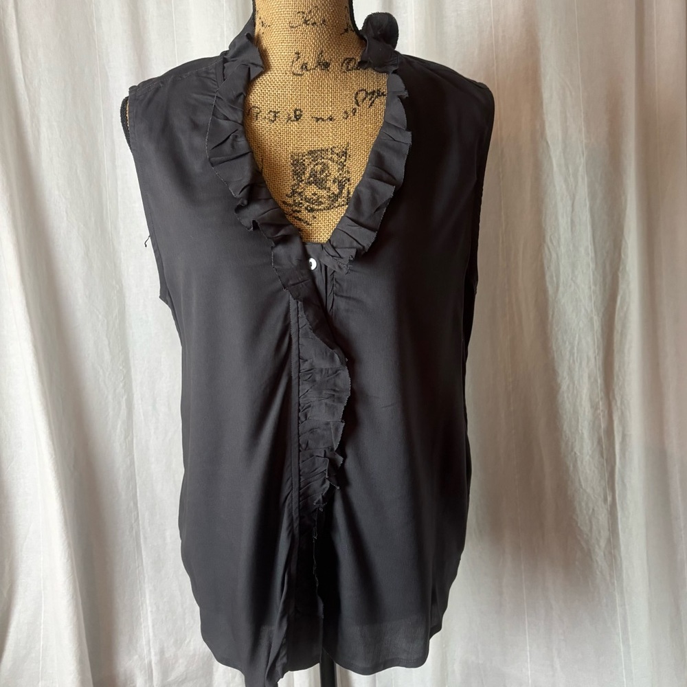 Dylan Millia Slate Gray Ruffle Front Blouse Sleeveless Sz M
